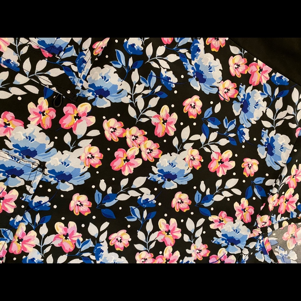 Scrub top - Picture 2 of 3